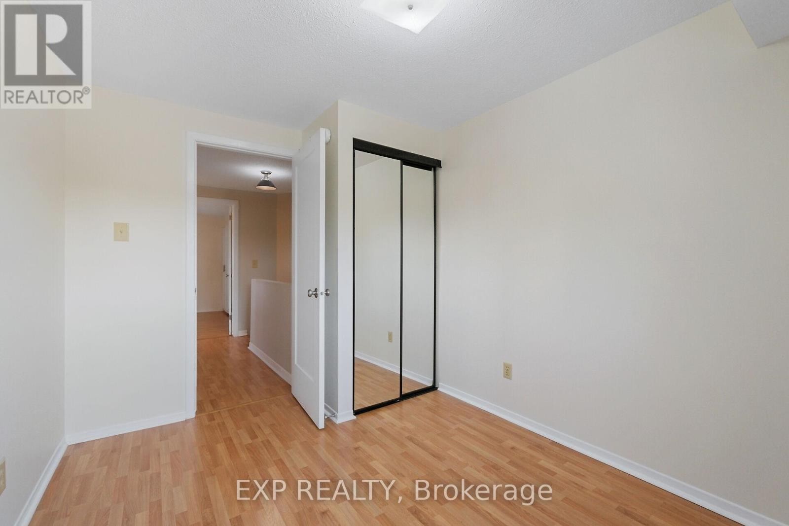 












60 - 6247 SUNDOWN CRESCENT

,
Ottawa,




Ontario
K1C2M1

