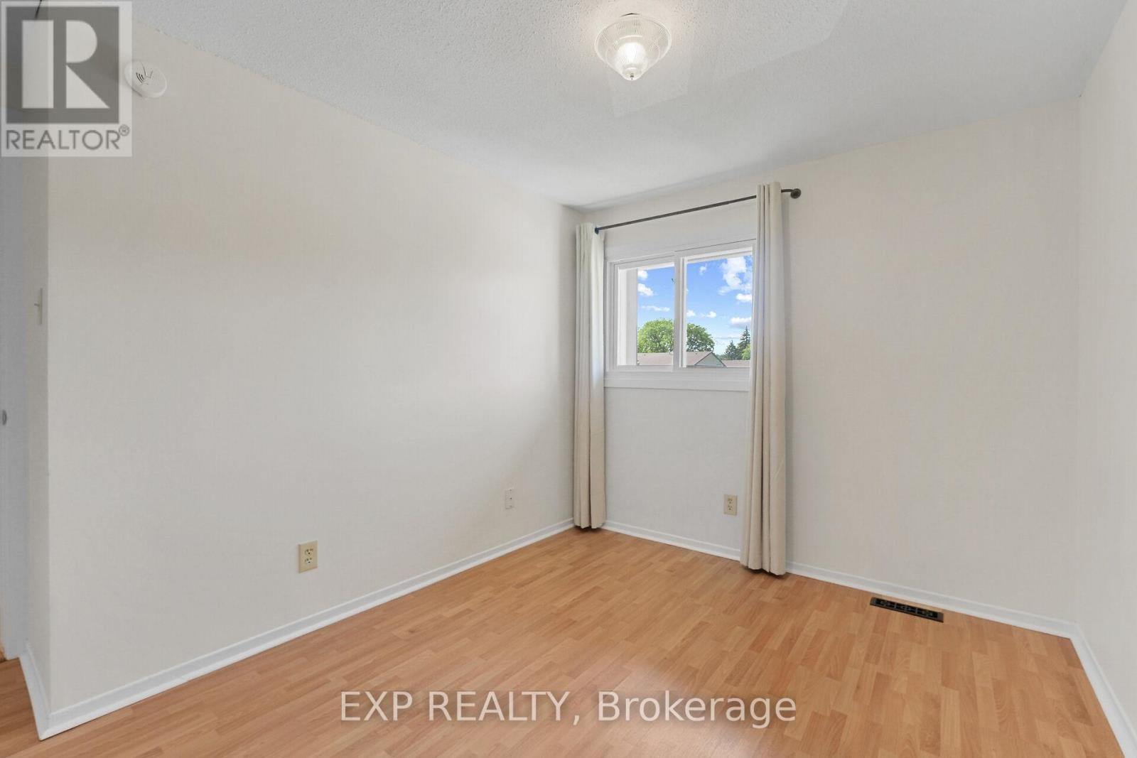 












60 - 6247 SUNDOWN CRESCENT

,
Ottawa,




Ontario
K1C2M1

