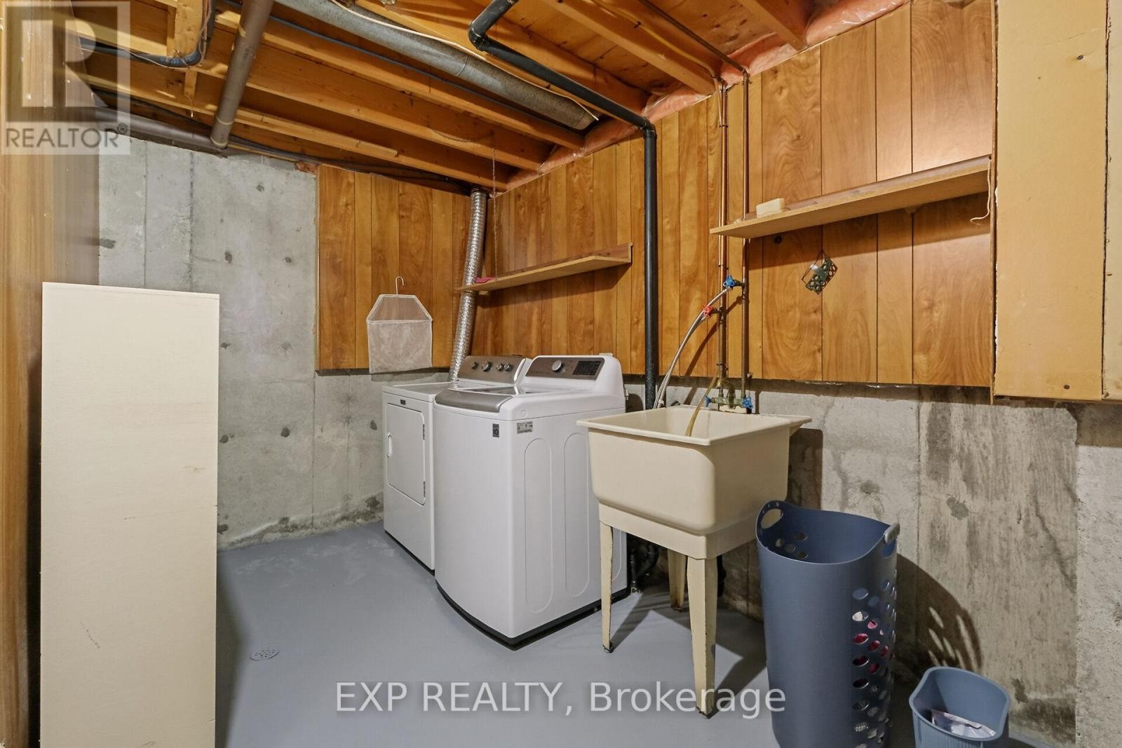 












60 - 6247 SUNDOWN CRESCENT

,
Ottawa,




Ontario
K1C2M1

