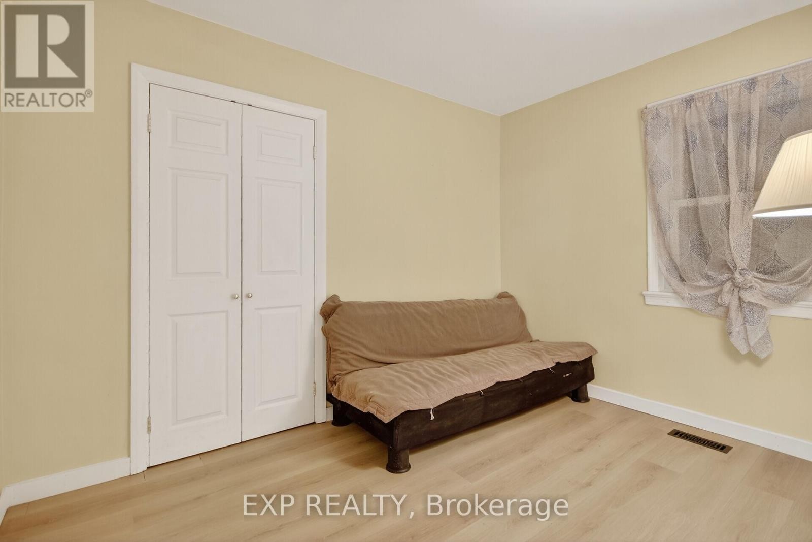 












41 HWY 5 W STREET

,
South Dundas,




Ontario
K0C1X0

