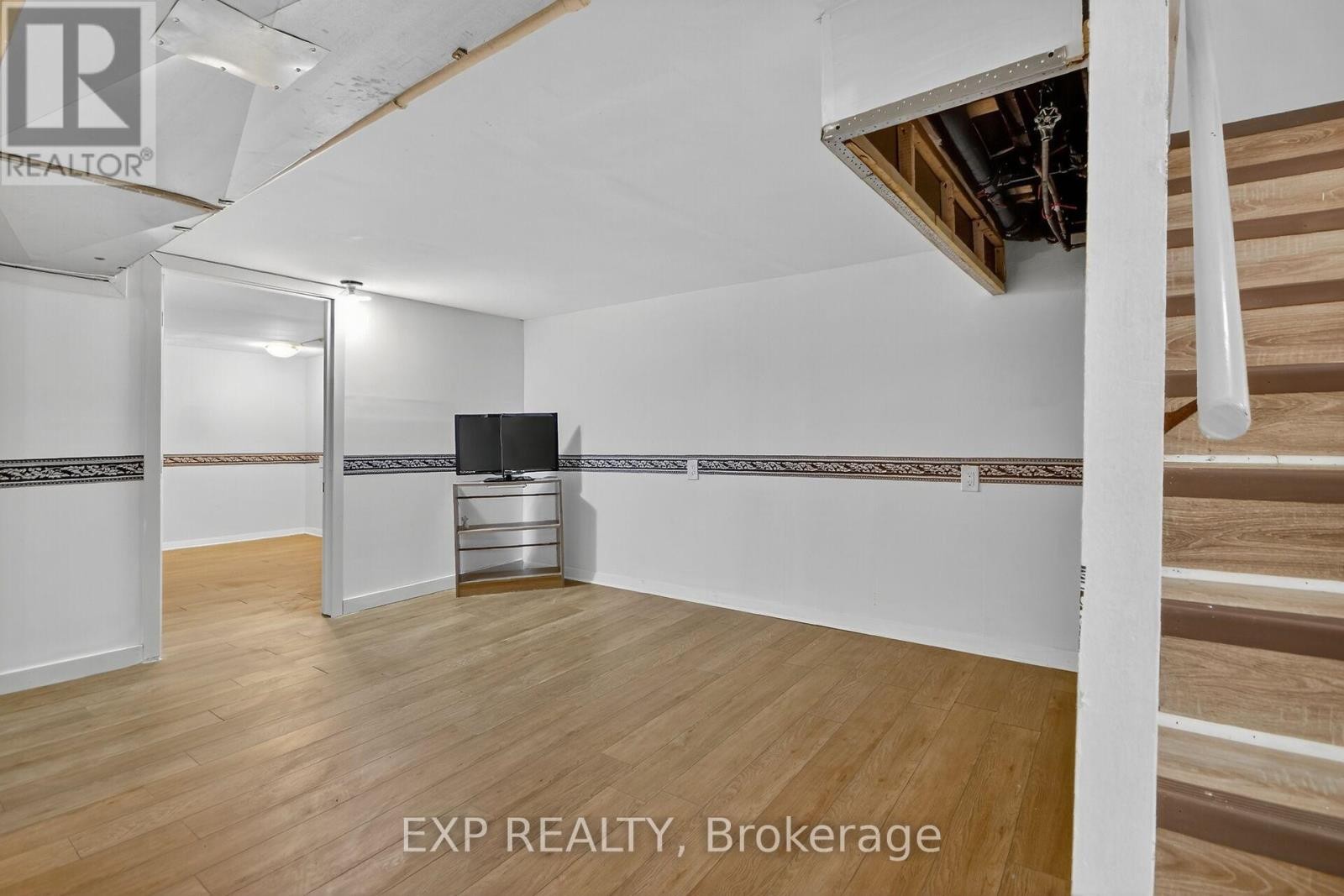 












41 HWY 5 W STREET

,
South Dundas,




Ontario
K0C1X0

