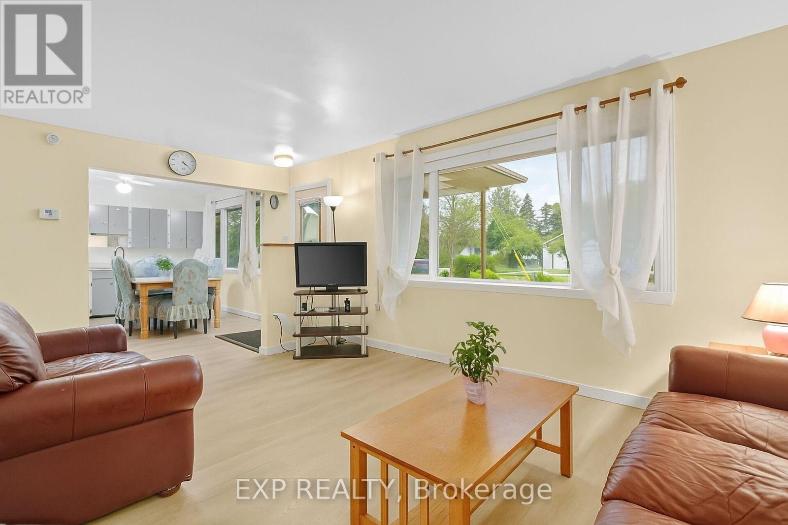 












41 HWY 5 W STREET

,
South Dundas,




Ontario
K0C1X0

