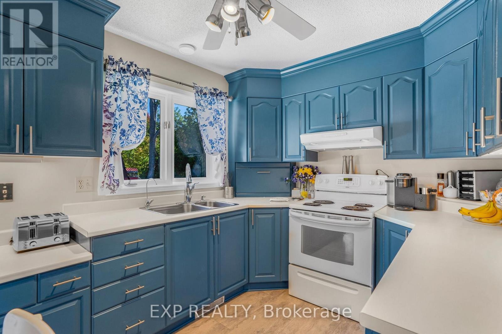 












1887 CANAAN ROAD

,
Clarence-Rockland,




Ontario
K4K1K9

