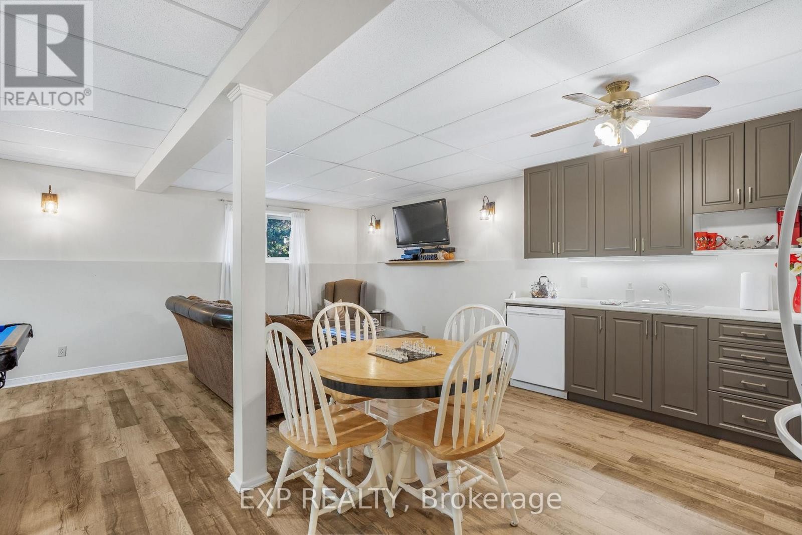 












1887 CANAAN ROAD

,
Clarence-Rockland,




Ontario
K4K1K9

