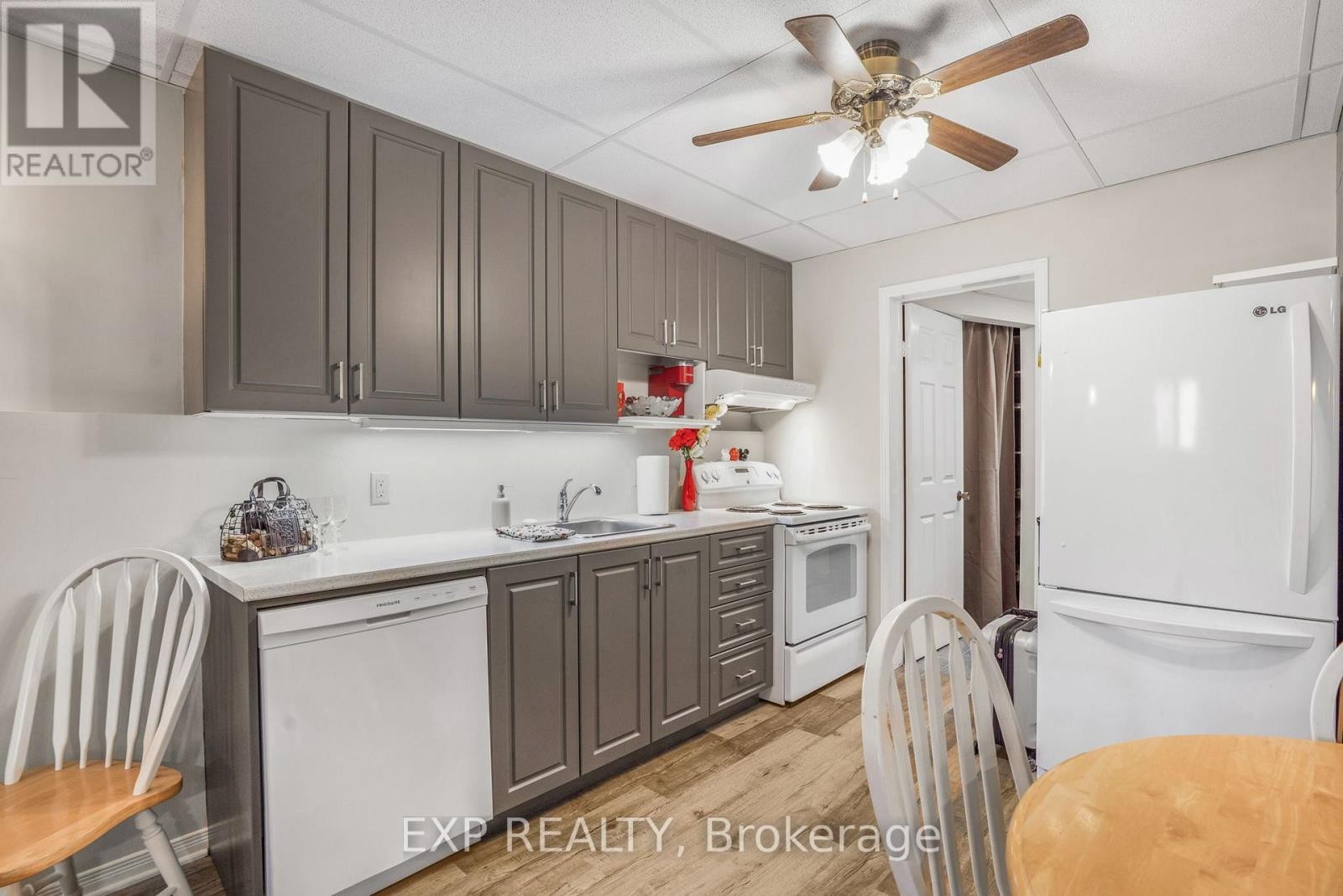 












1887 CANAAN ROAD

,
Clarence-Rockland,




Ontario
K4K1K9

