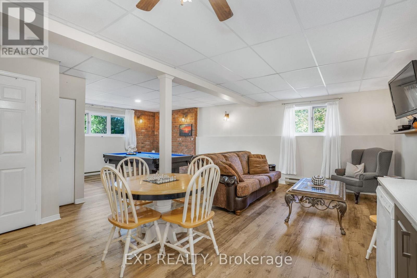 












1887 CANAAN ROAD

,
Clarence-Rockland,




Ontario
K4K1K9

