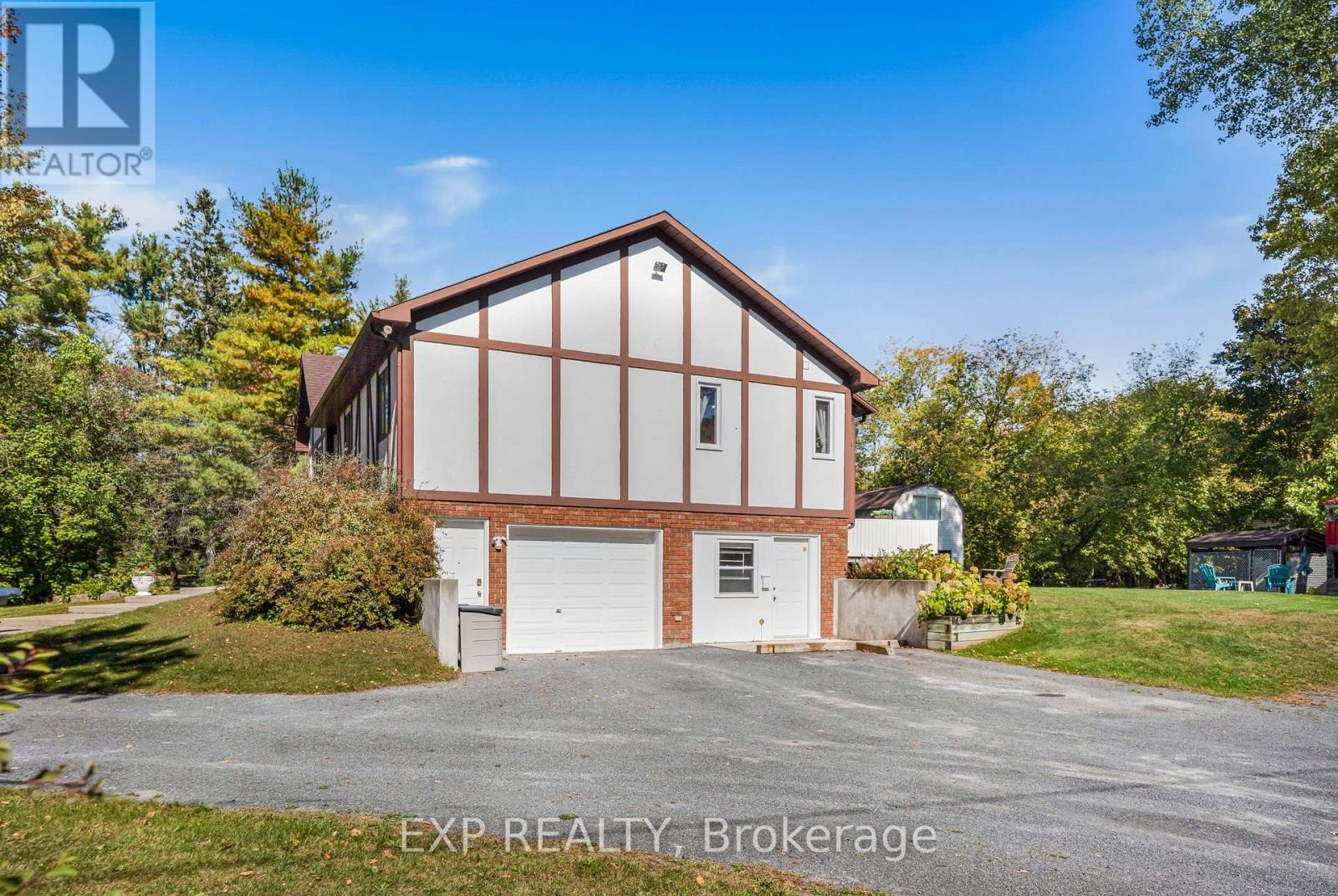 












1887 CANAAN ROAD

,
Clarence-Rockland,




Ontario
K4K1K9

