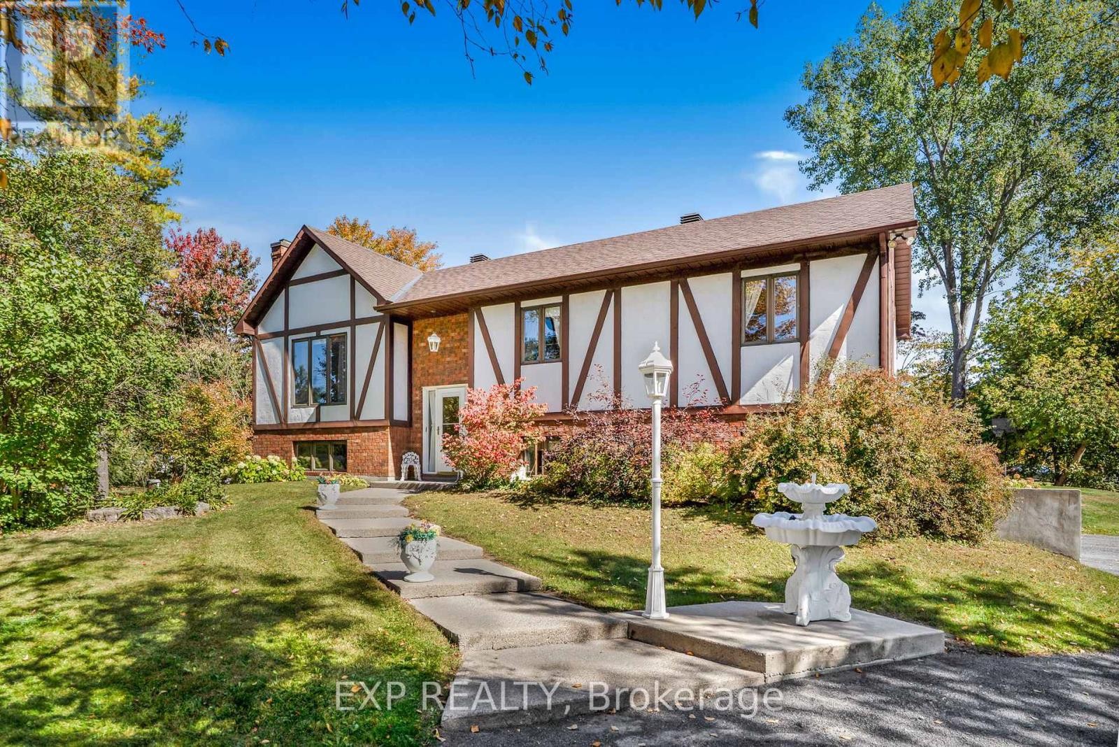 












1887 CANAAN ROAD

,
Clarence-Rockland,




Ontario
K4K1K9

