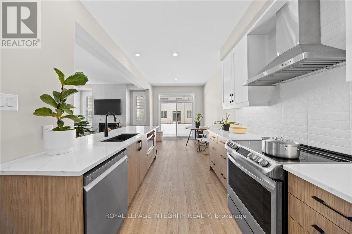 












355 CROSSWAY TERRACE

,
Ottawa,




Ontario
K2S2Z3

