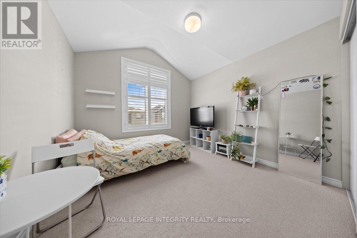 












355 CROSSWAY TERRACE

,
Ottawa,




Ontario
K2S2Z3

