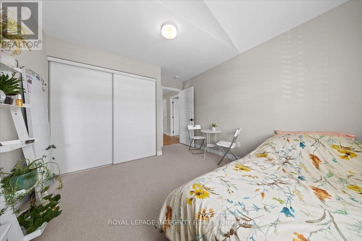 












355 CROSSWAY TERRACE

,
Ottawa,




Ontario
K2S2Z3

