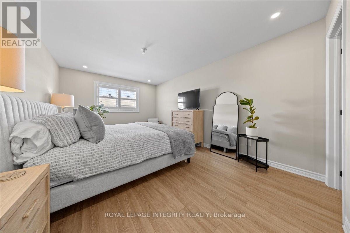 












355 CROSSWAY TERRACE

,
Ottawa,




Ontario
K2S2Z3

