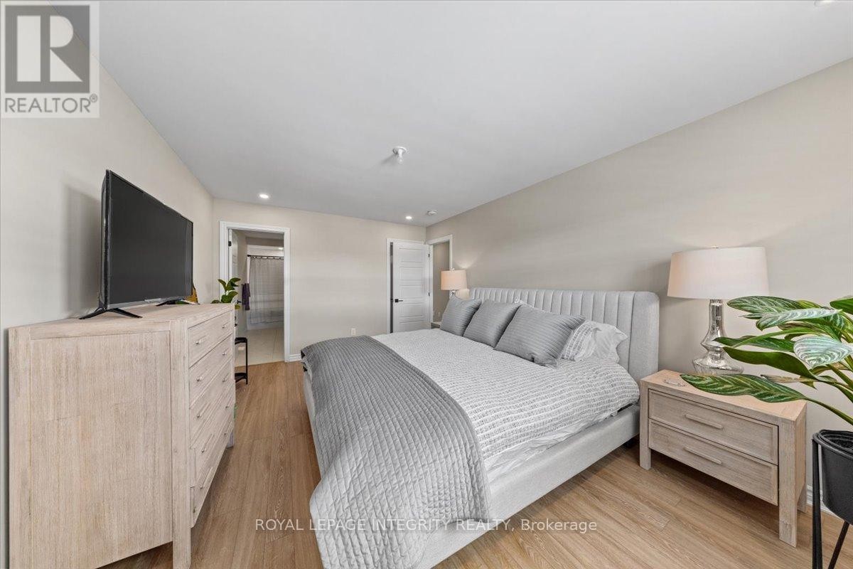 












355 CROSSWAY TERRACE

,
Ottawa,




Ontario
K2S2Z3

