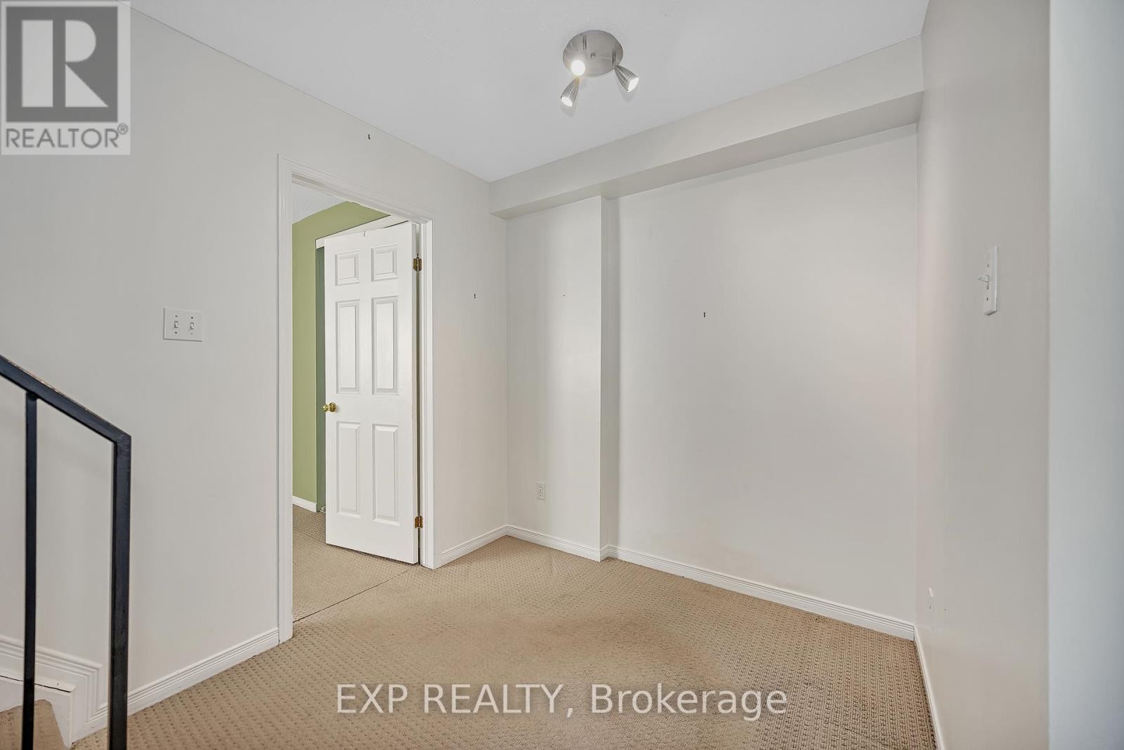 












2 - 518 LISGAR STREET

,
Ottawa,




Ontario
K1R5H5

