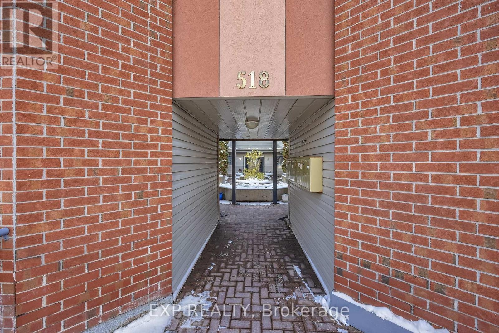 












2 - 518 LISGAR STREET

,
Ottawa,




Ontario
K1R5H5

