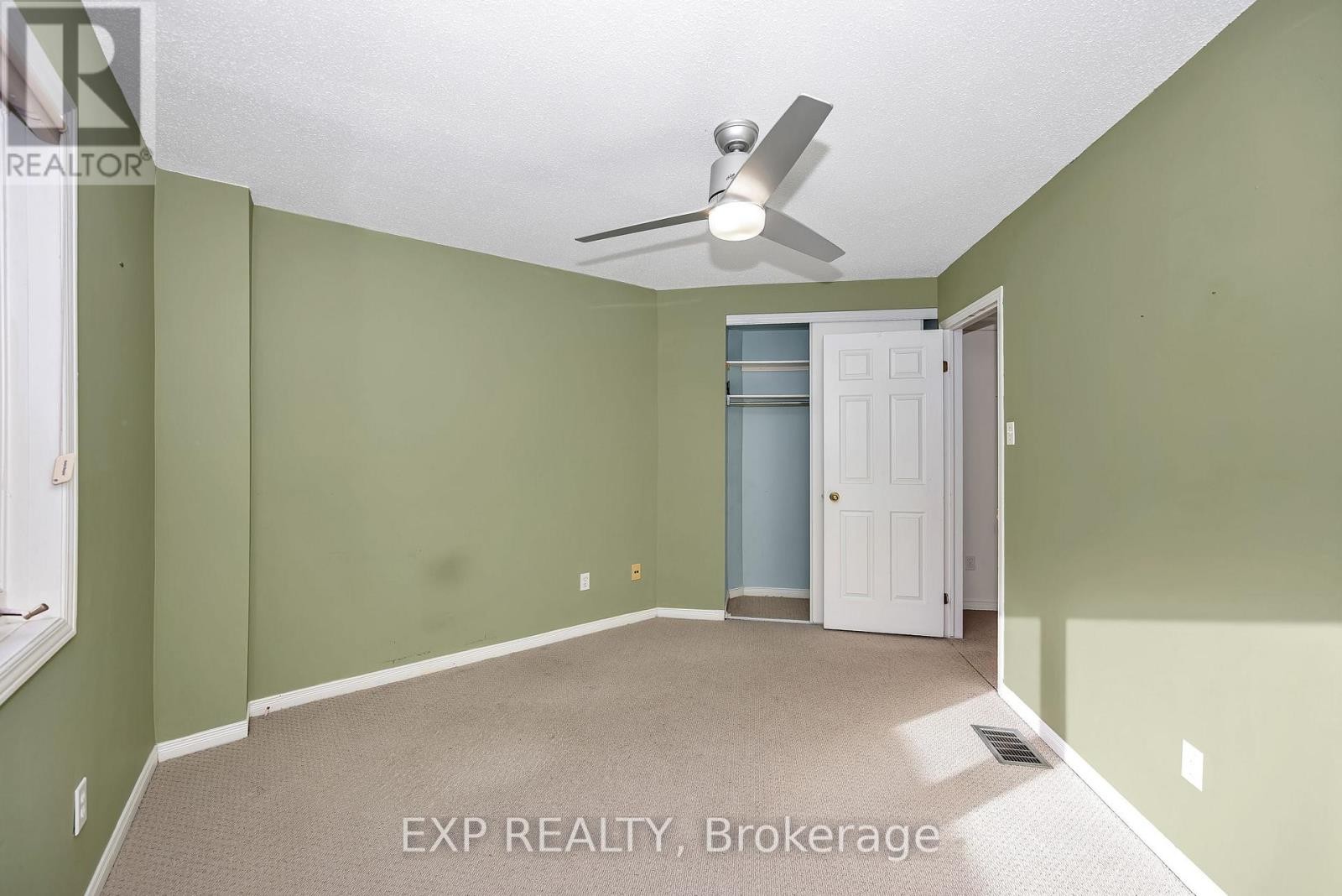 












2 - 518 LISGAR STREET

,
Ottawa,




Ontario
K1R5H5

