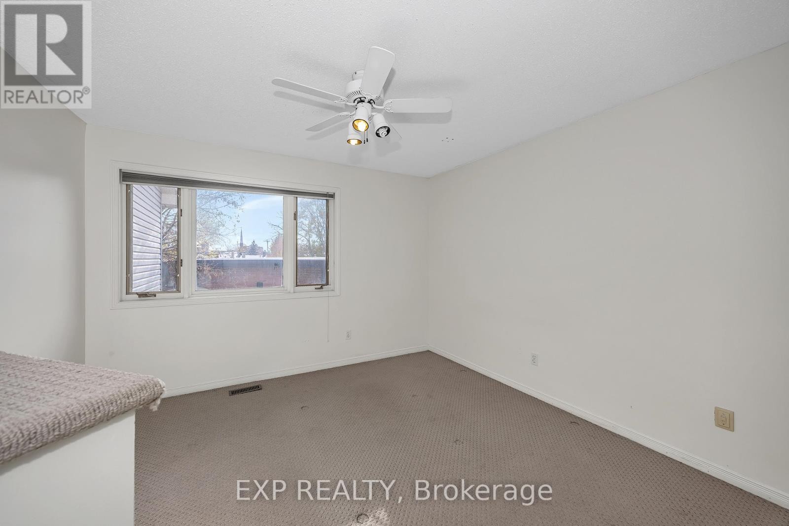 












2 - 518 LISGAR STREET

,
Ottawa,




Ontario
K1R5H5

