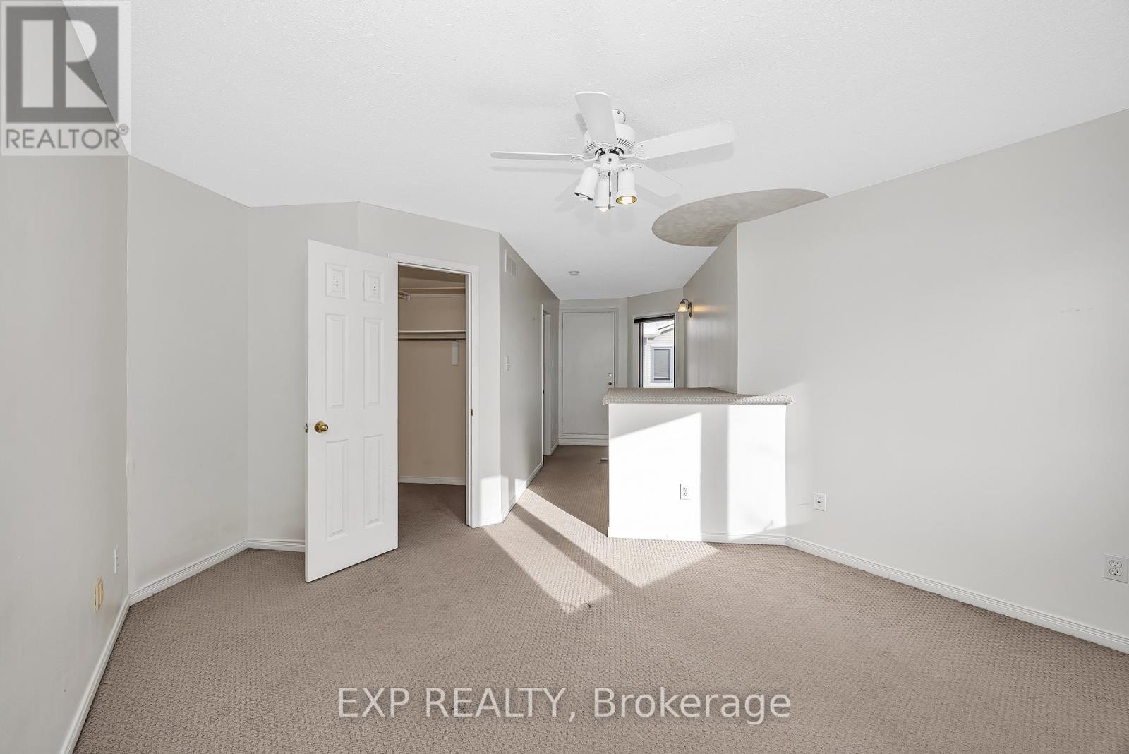 












2 - 518 LISGAR STREET

,
Ottawa,




Ontario
K1R5H5

