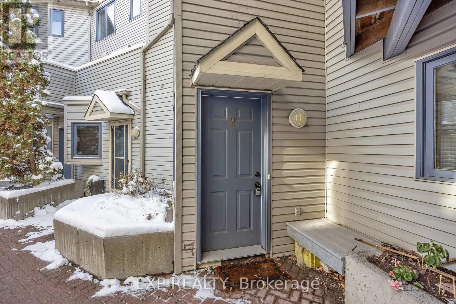 












2 - 518 LISGAR STREET

,
Ottawa,




Ontario
K1R5H5

