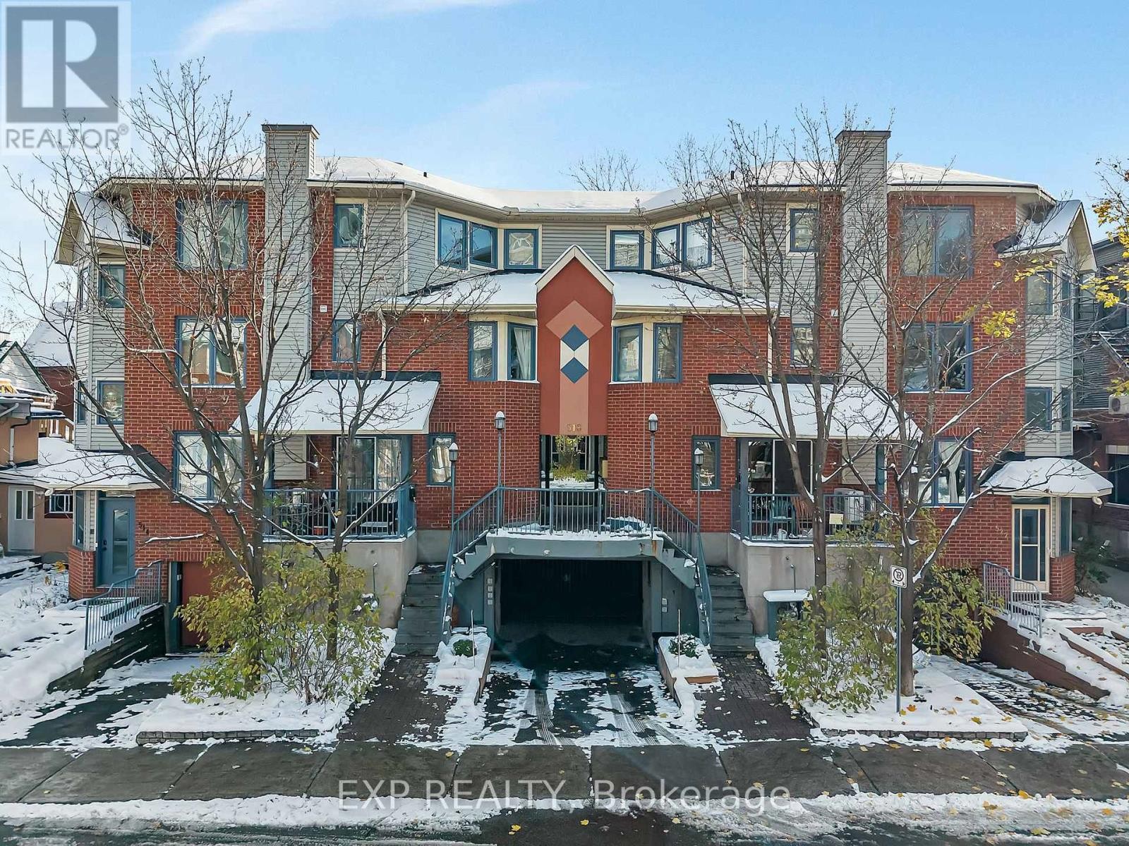 












2 - 518 LISGAR STREET

,
Ottawa,




Ontario
K1R5H5

