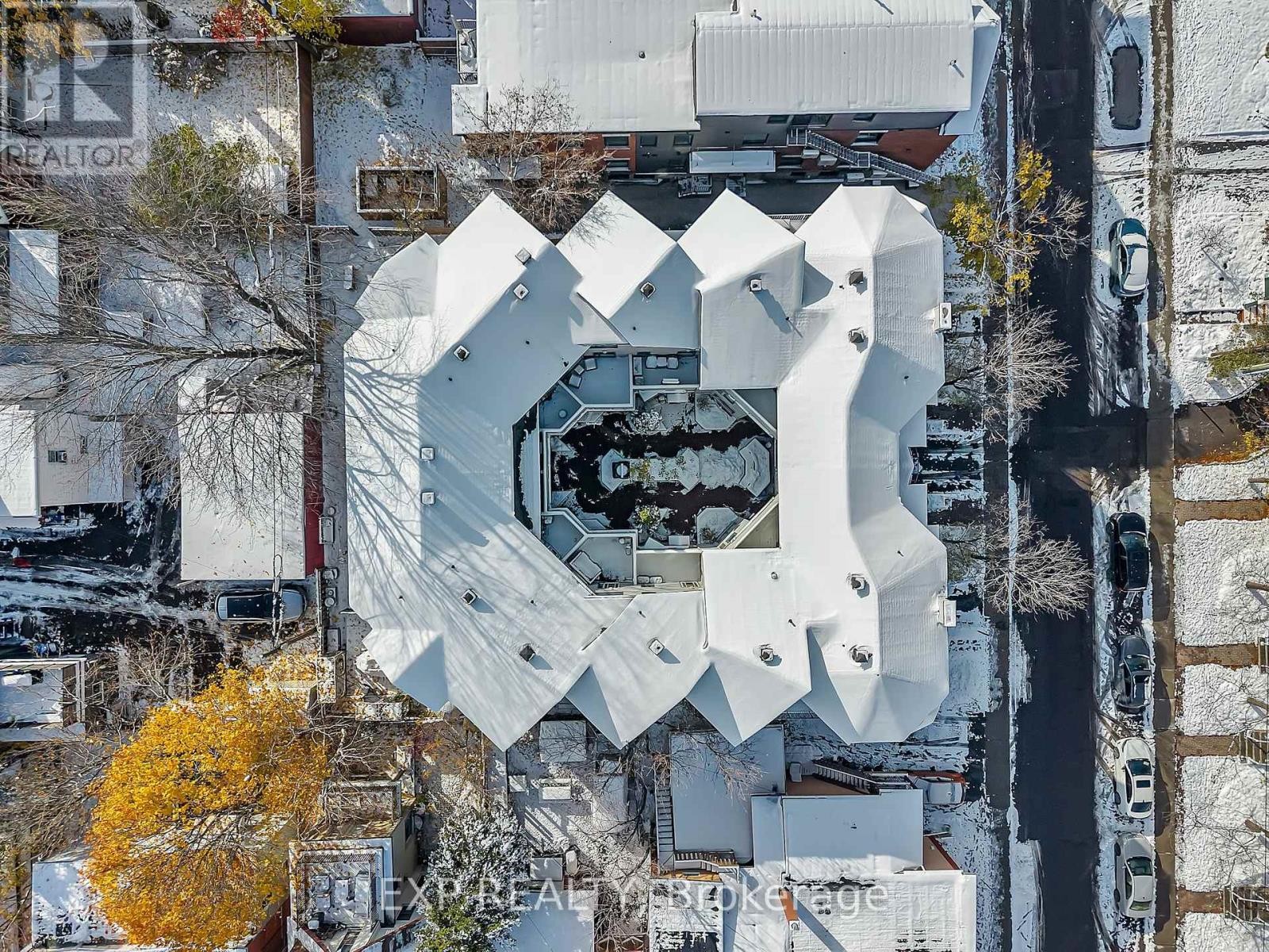 












2 - 518 LISGAR STREET

,
Ottawa,




Ontario
K1R5H5

