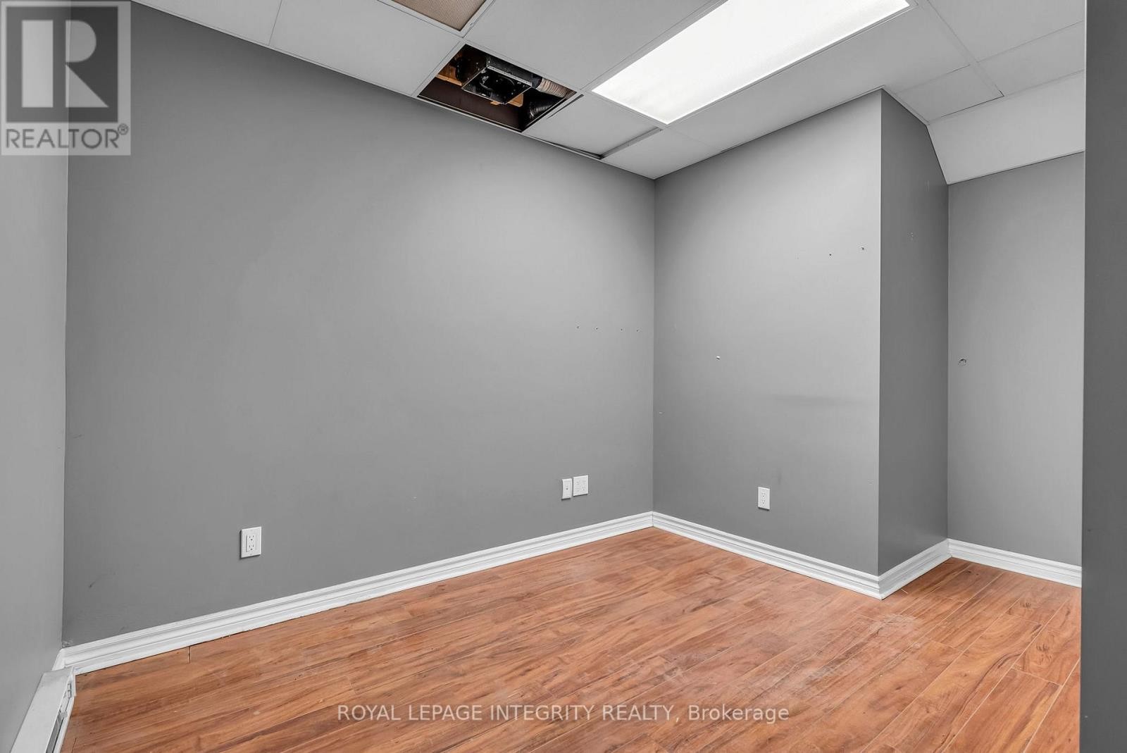 












16 - 3205 SWANSEA CRESCENT

,
Ottawa,




Ontario
K1G3W5

