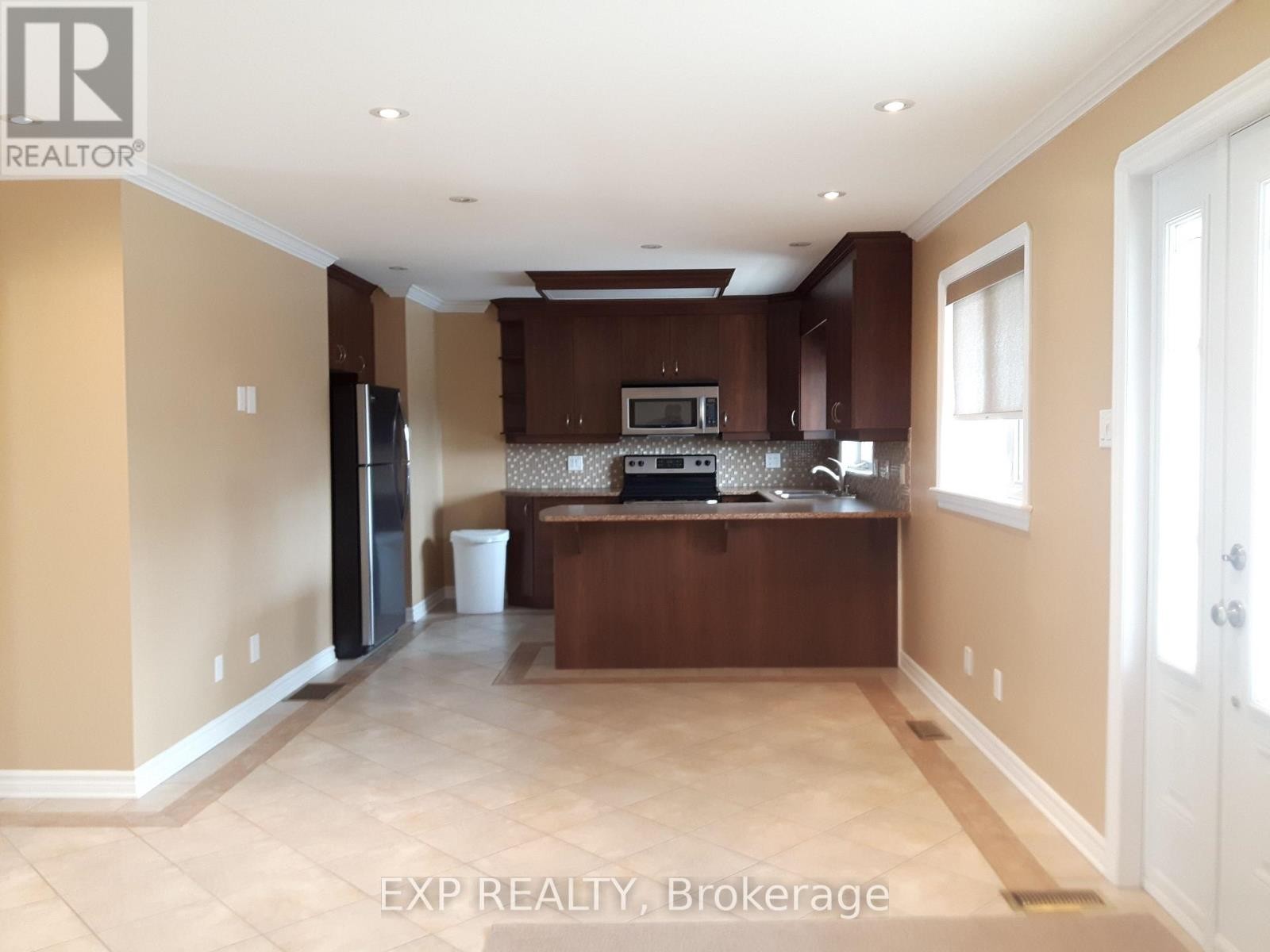 












88 CRAIG STREET

,
Russell,




Ontario
K4R1A6

