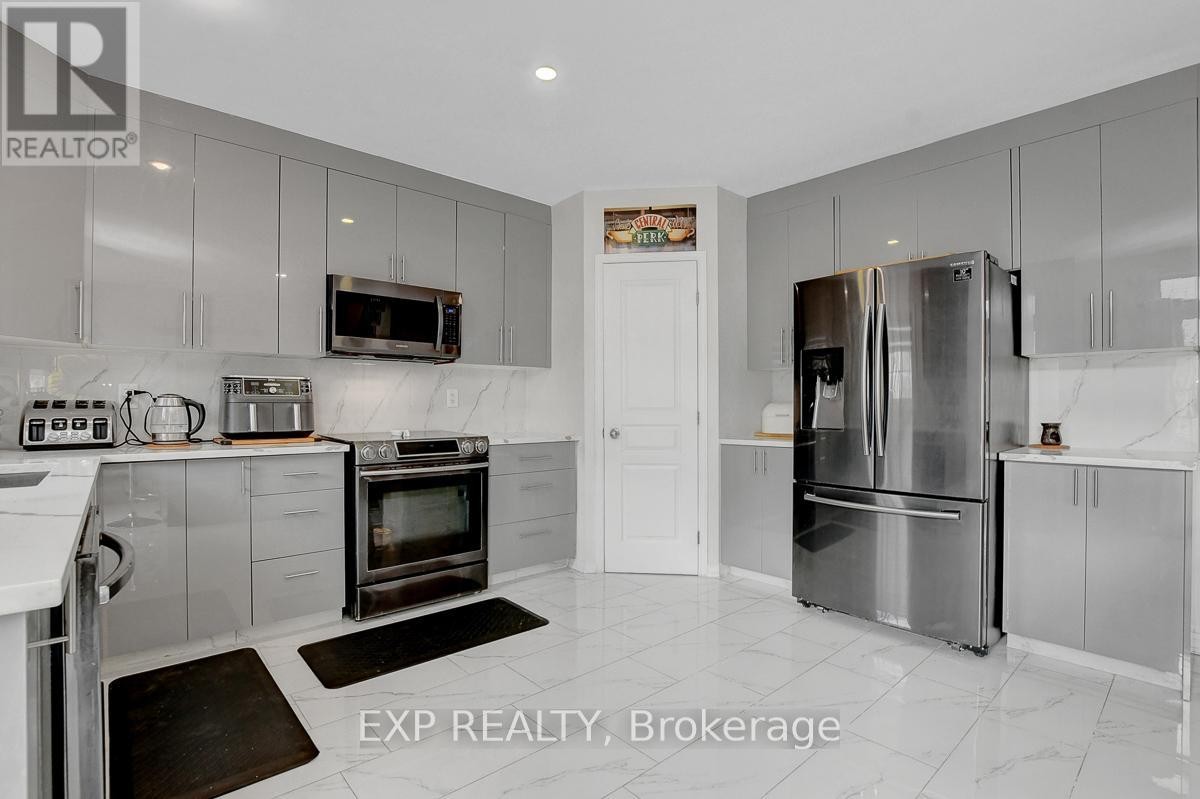 












228 HIDDEN MEADOW AVENUE

,
Ottawa,




Ontario
K1T0C2

