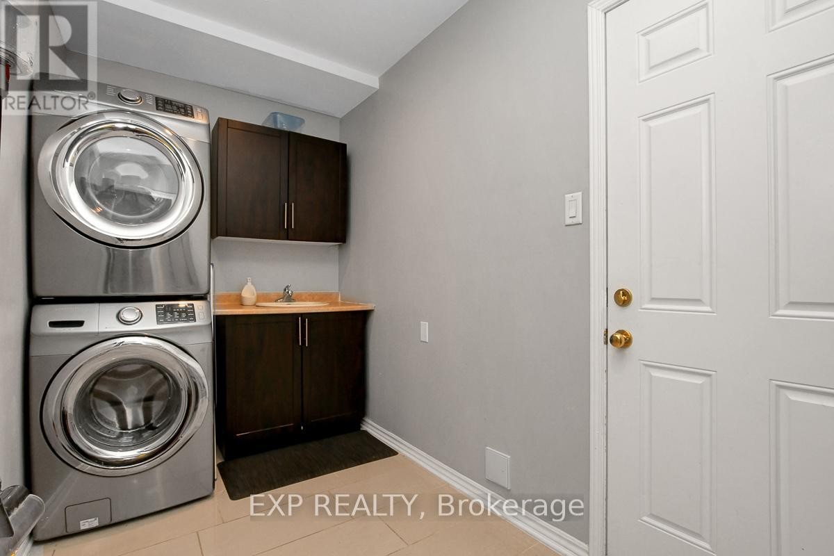 












228 HIDDEN MEADOW AVENUE

,
Ottawa,




Ontario
K1T0C2

