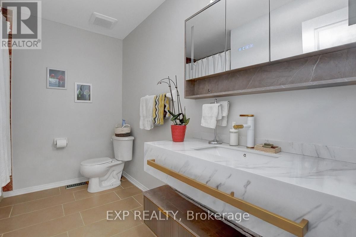 












228 HIDDEN MEADOW AVENUE

,
Ottawa,




Ontario
K1T0C2

