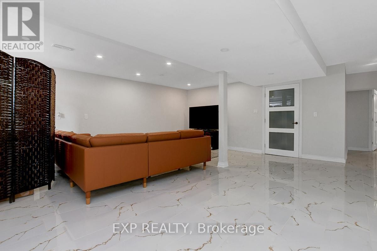 












228 HIDDEN MEADOW AVENUE

,
Ottawa,




Ontario
K1T0C2

