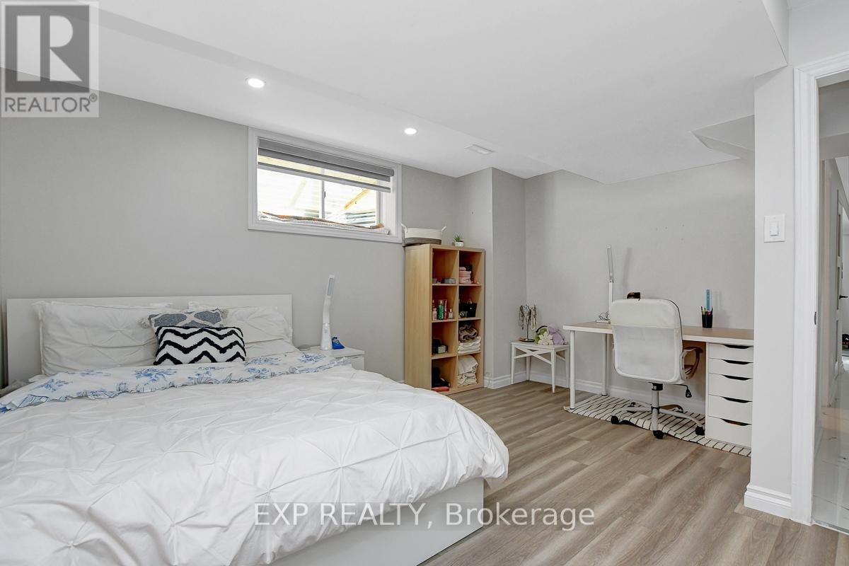 












228 HIDDEN MEADOW AVENUE

,
Ottawa,




Ontario
K1T0C2

