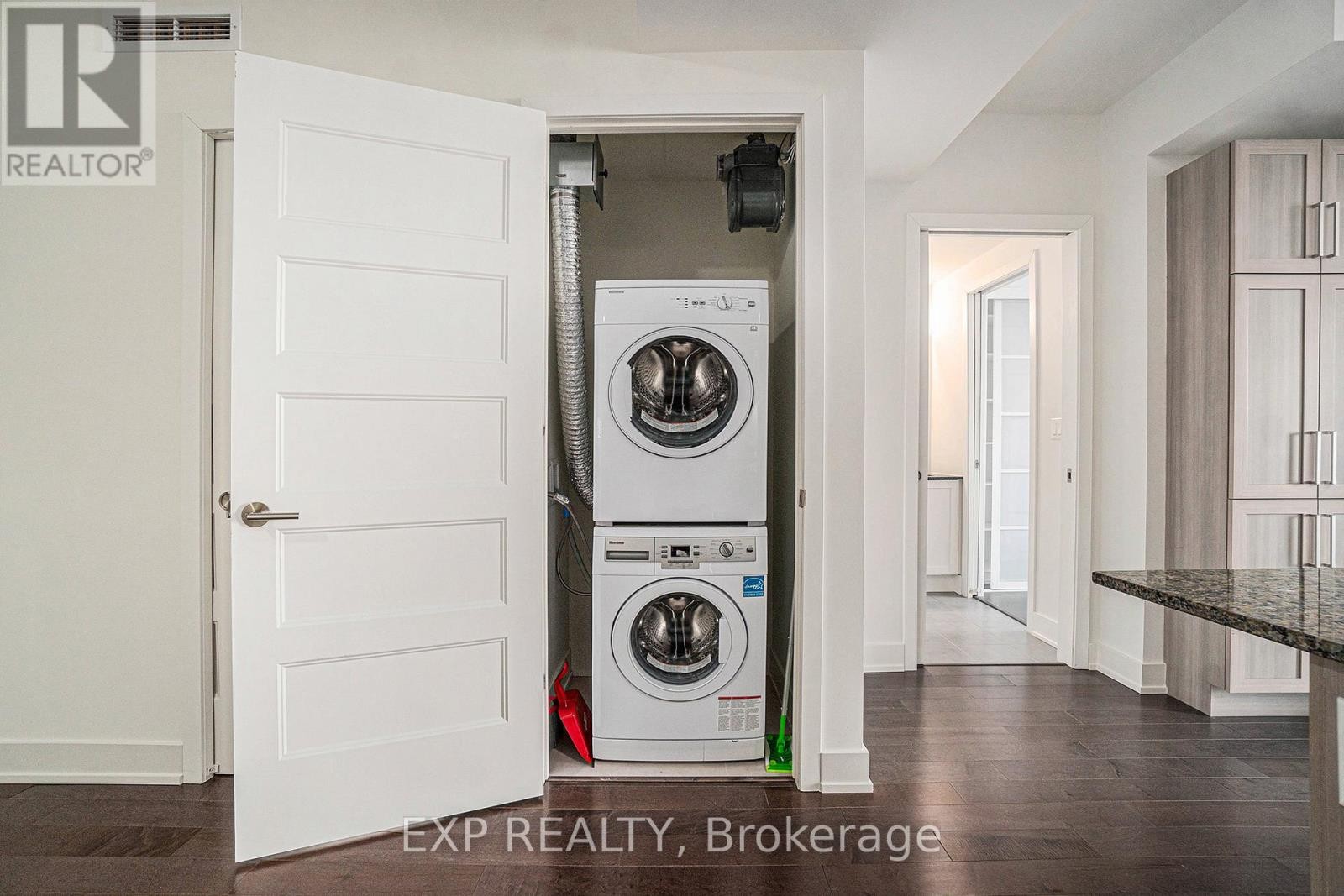 












2403 - 485 RICHMOND ROAD

,
Ottawa,




Ontario
K2A3W9

