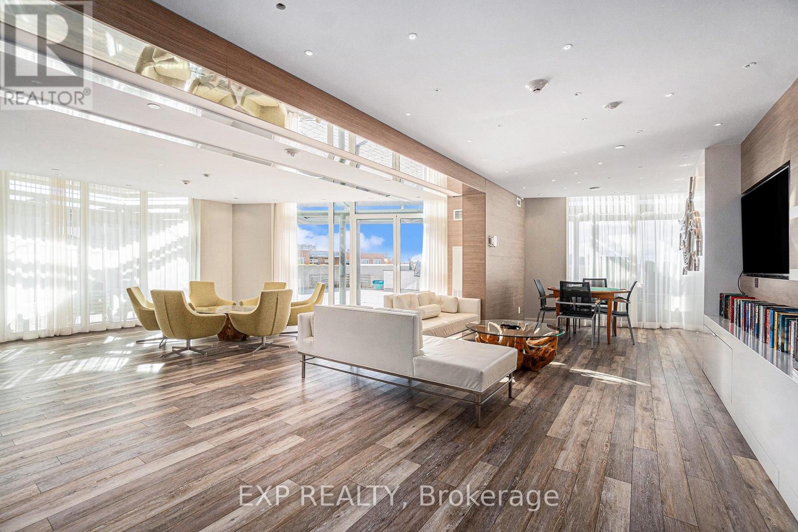 












2403 - 485 RICHMOND ROAD

,
Ottawa,




Ontario
K2A3W9

