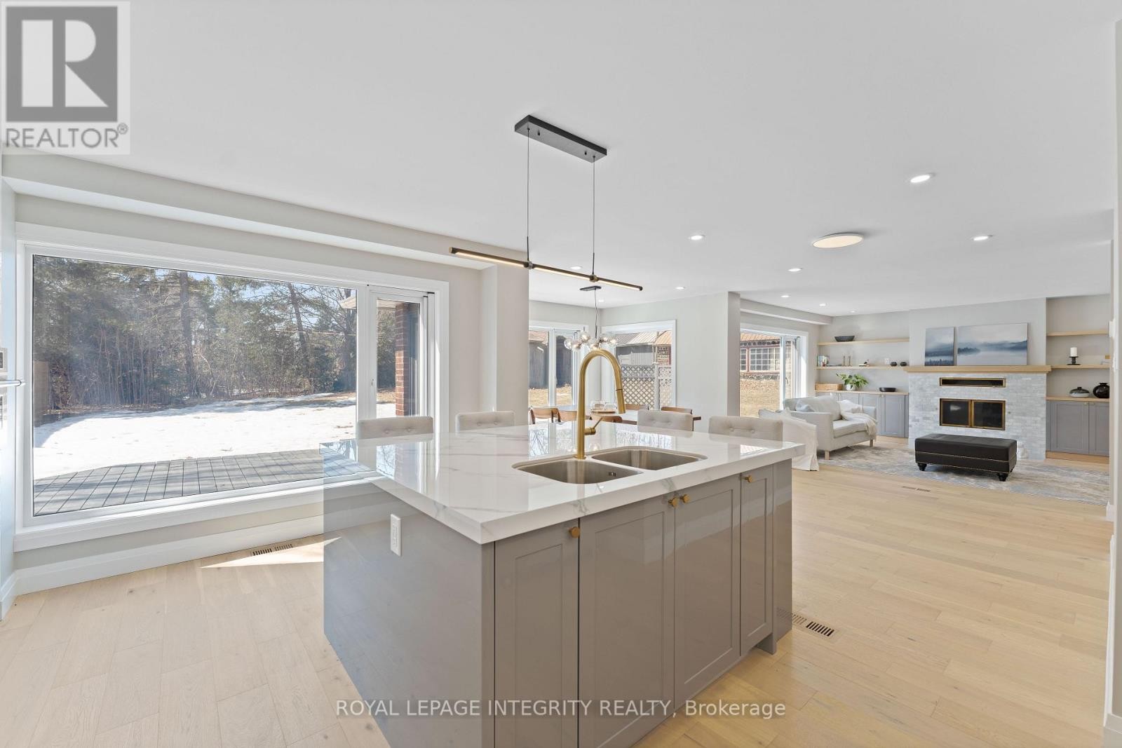 












3440 WOODROFFE AVENUE

,
Ottawa,




Ontario
K2J3Z8

