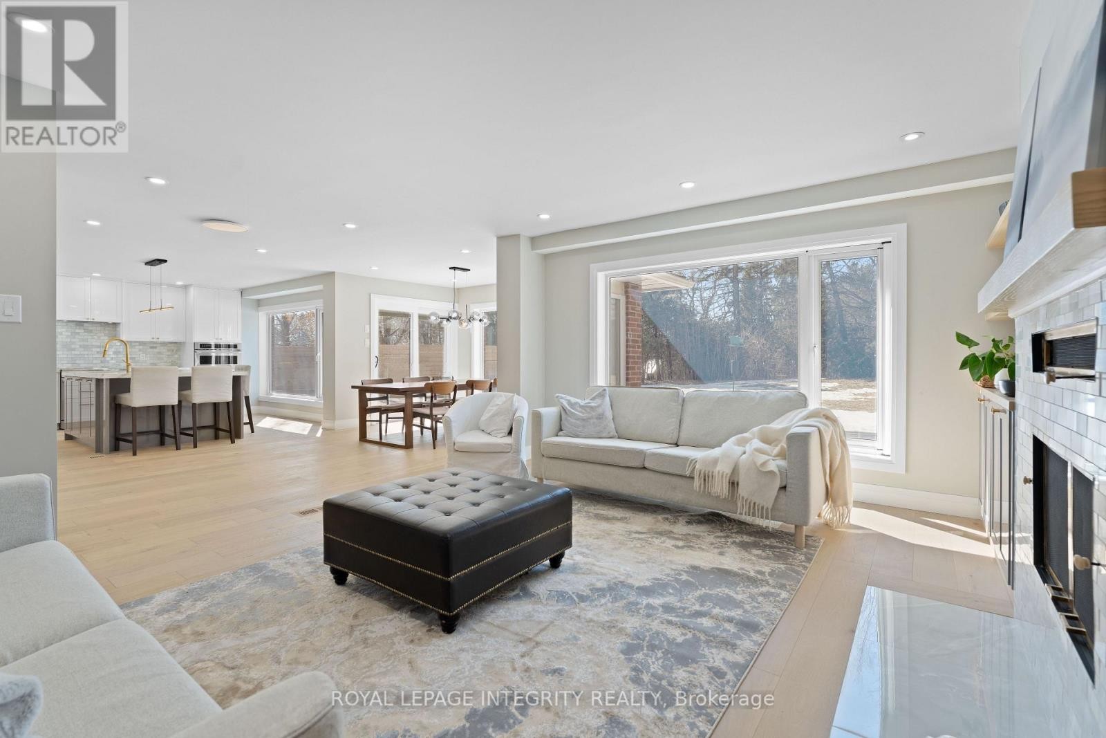 












3440 WOODROFFE AVENUE

,
Ottawa,




Ontario
K2J3Z8

