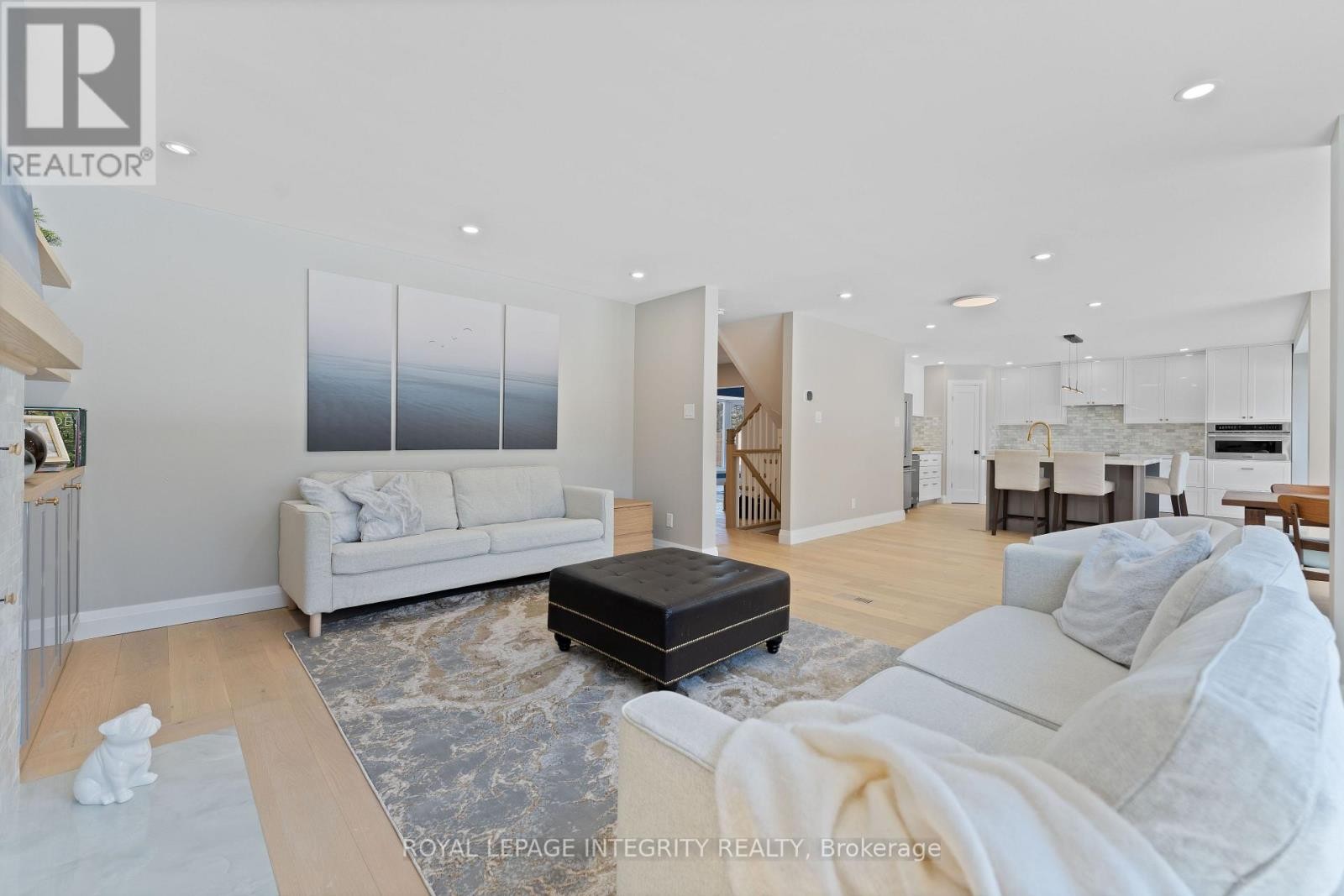 












3440 WOODROFFE AVENUE

,
Ottawa,




Ontario
K2J3Z8

