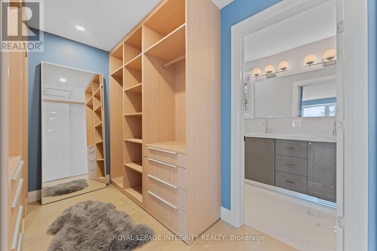 












3440 WOODROFFE AVENUE

,
Ottawa,




Ontario
K2J3Z8

