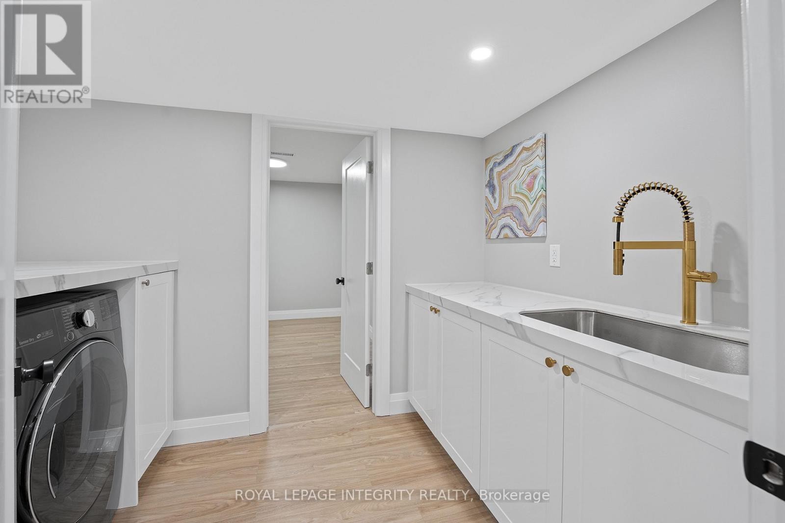 












3440 WOODROFFE AVENUE

,
Ottawa,




Ontario
K2J3Z8

