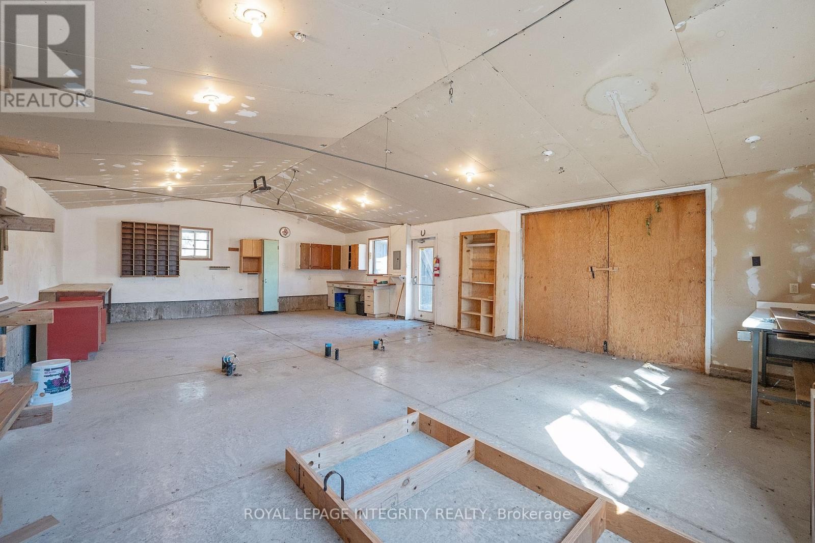 












3440 WOODROFFE AVENUE

,
Ottawa,




Ontario
K2J3Z8

