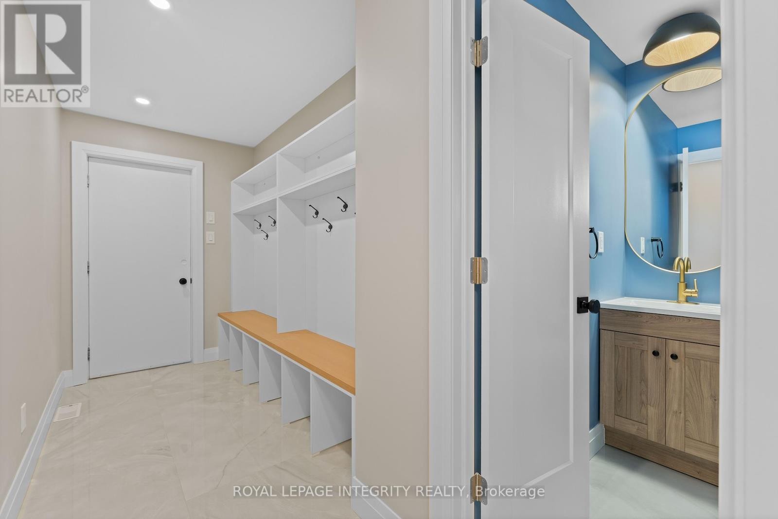 












3440 WOODROFFE AVENUE

,
Ottawa,




Ontario
K2J3Z8

