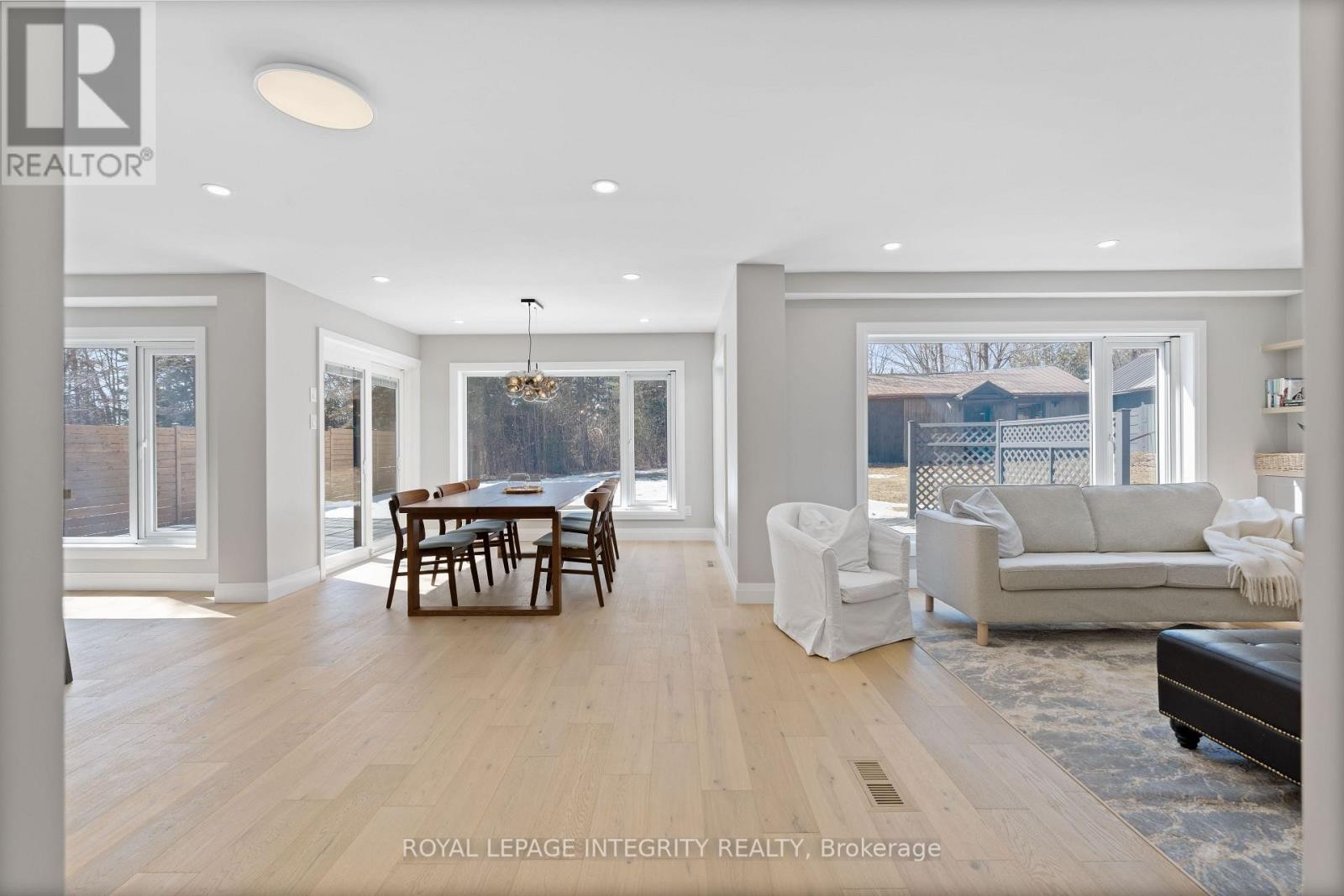 












3440 WOODROFFE AVENUE

,
Ottawa,




Ontario
K2J3Z8

