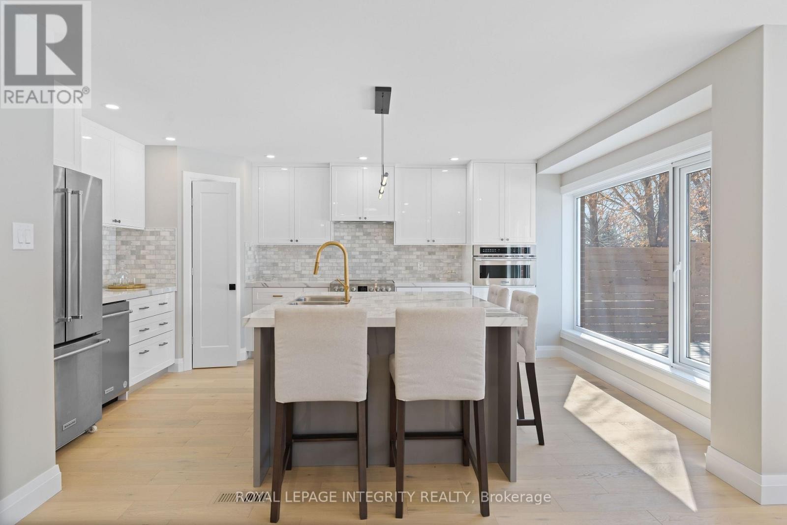 












3440 WOODROFFE AVENUE

,
Ottawa,




Ontario
K2J3Z8

