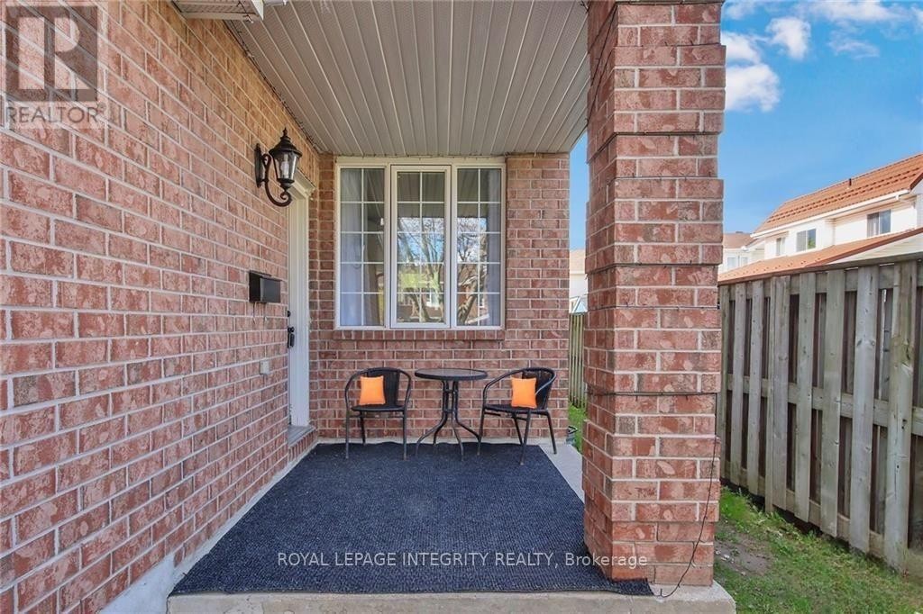 












77 DAVENTRY CRESCENT

,
Ottawa,




Ontario
K2J4M8

