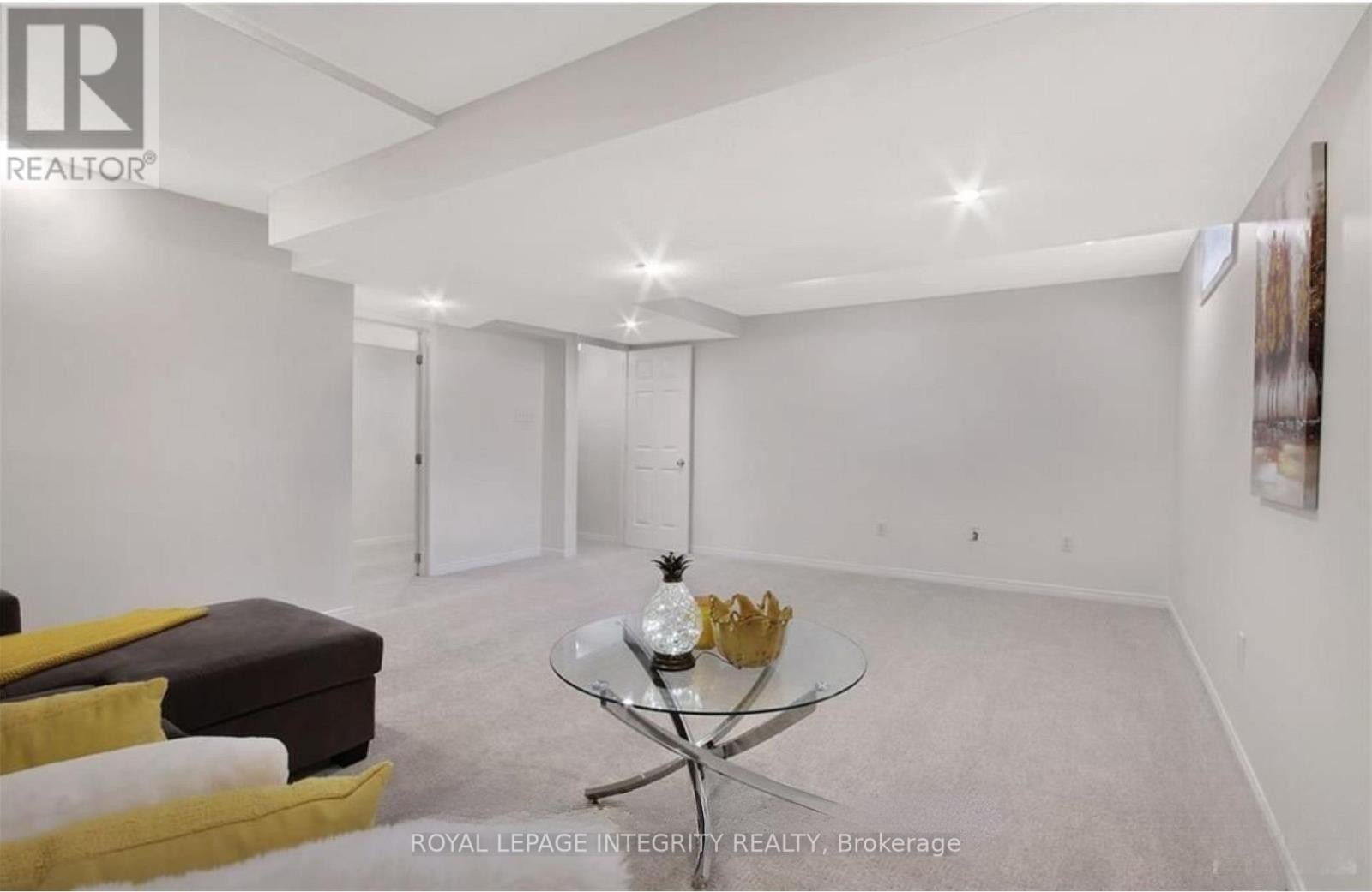 












77 DAVENTRY CRESCENT

,
Ottawa,




Ontario
K2J4M8

