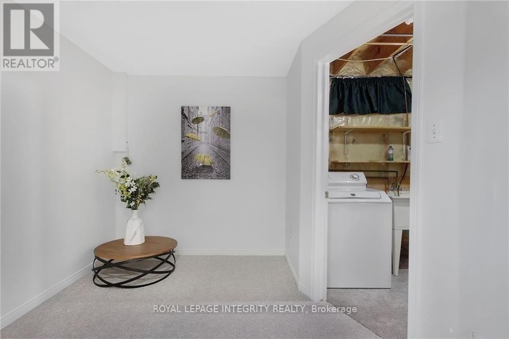 












77 DAVENTRY CRESCENT

,
Ottawa,




Ontario
K2J4M8

