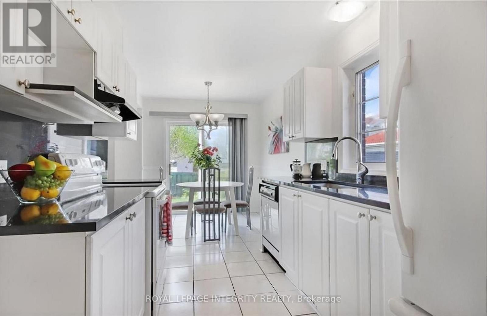 












77 DAVENTRY CRESCENT

,
Ottawa,




Ontario
K2J4M8

