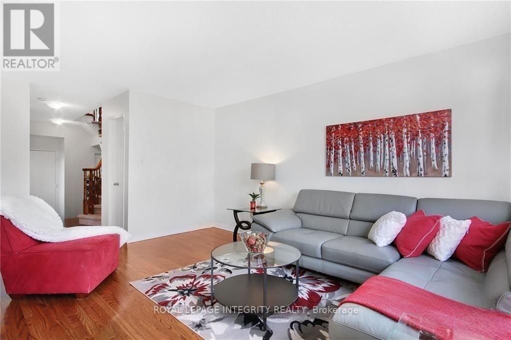 












77 DAVENTRY CRESCENT

,
Ottawa,




Ontario
K2J4M8

