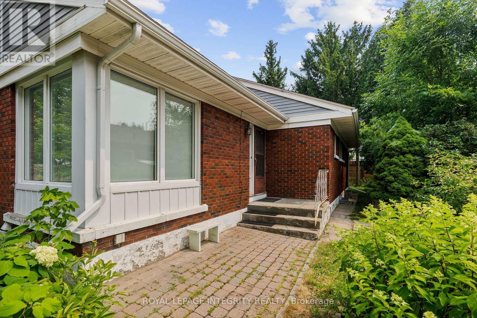 












2158 BEL-AIR DRIVE

,
Ottawa,




Ontario
K2C0X3

