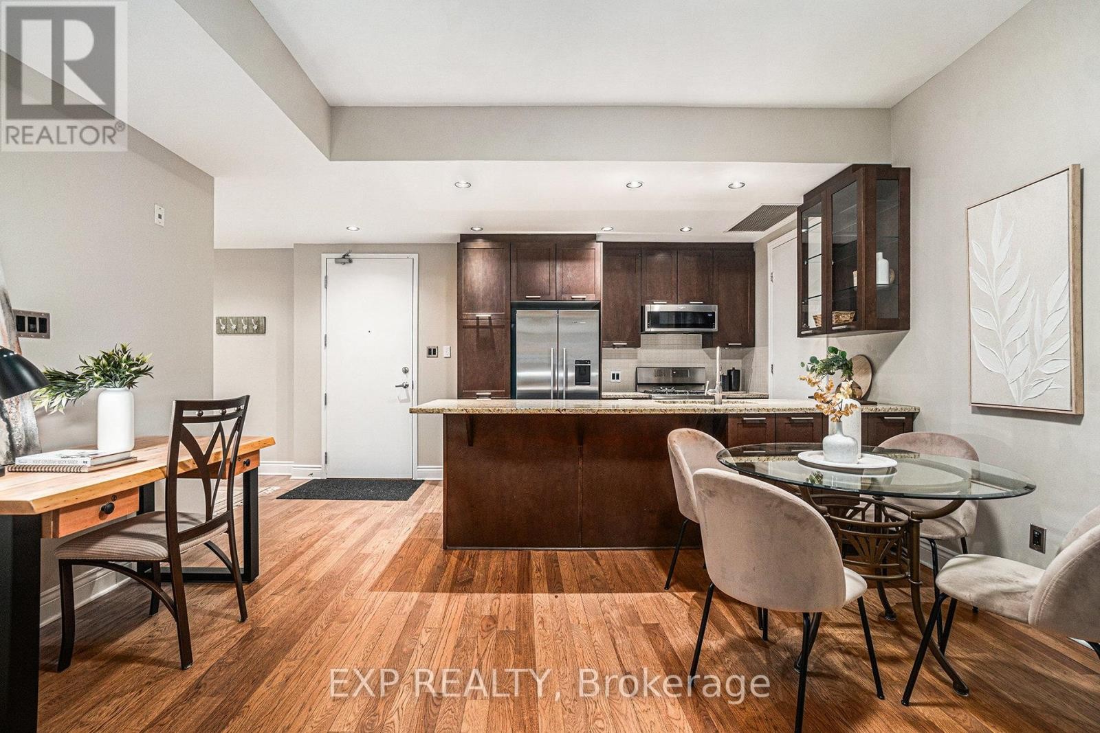 












403 - 327 BREEZEHILL AVENUE S

,
Ottawa,




Ontario
K1Y1R6

